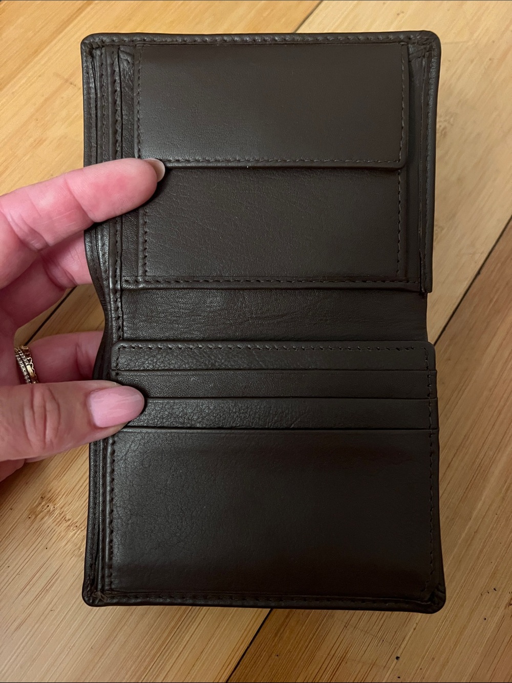 Men's Leather Bifold Wallet - Brown
